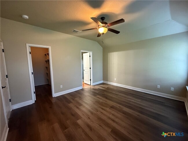 Building Photo - 2011 Sungate Dr