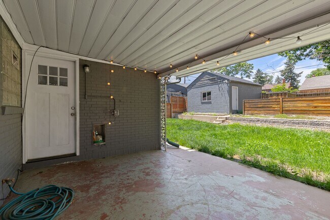 Building Photo - Recently Updated Home in Prime Sunnyside Neighborhood!