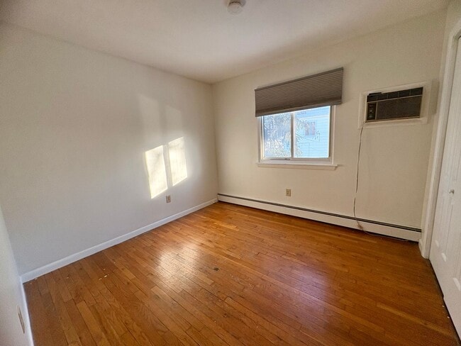 Building Photo - 3 Bedroom 2.5 Bathroom Townhome in Camp Hill!