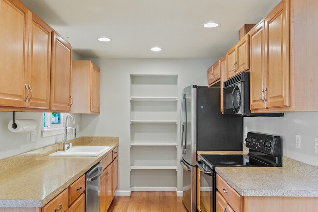 Building Photo - 10538 NE 141st St