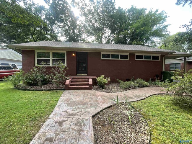 Primary Photo - 505 Greenacres Dr NW