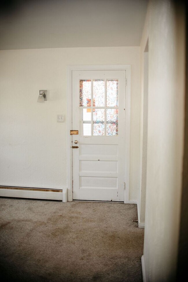 Building Photo - 1078 Kelly Dr