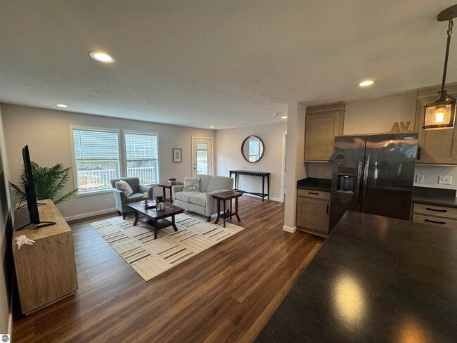 Building Photo - 1399 Horizon Dr