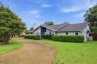 Building Photo - 6908 Heatherknoll Dr