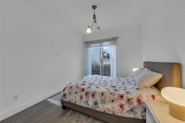 Building Photo - 1045 NE 18th Ave