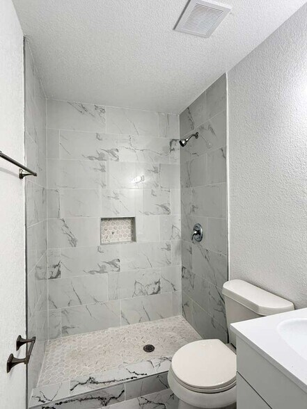 Building Photo - 143 Huxley Dr