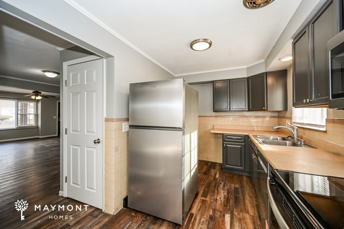 Building Photo - 2461 Pinwood Ln