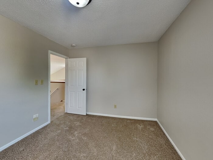 Building Photo - 10249 Draycott Ave