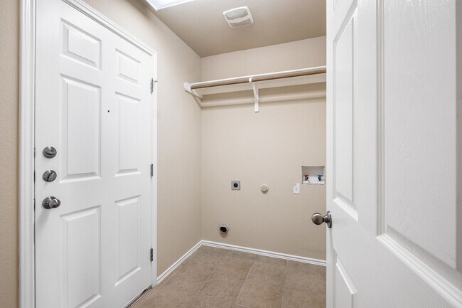 Building Photo - 3 Bedroom, 2 Bath Home in the Village of Berry Creek