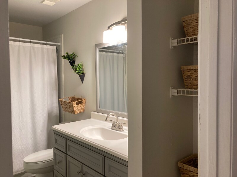 Building Photo - 313 Dirksen Dr