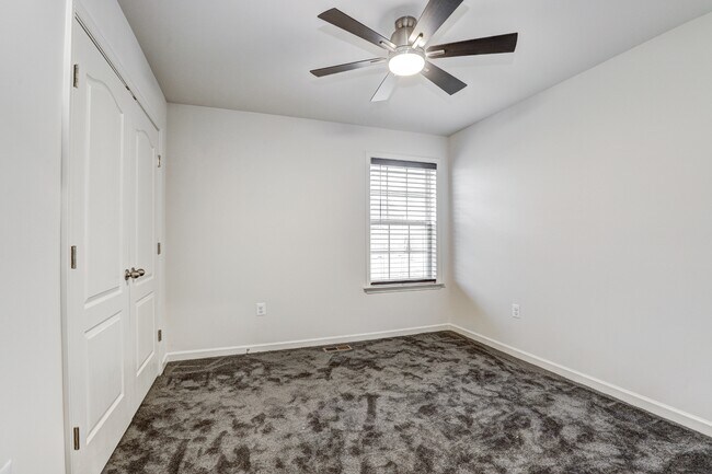 Building Photo - 9307 Drumman Dr