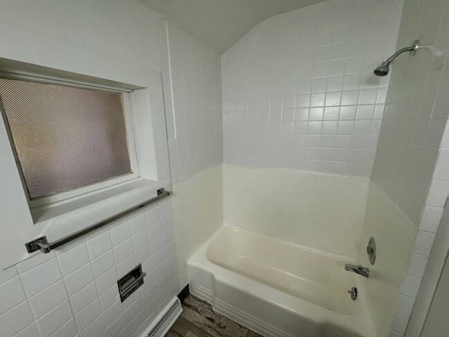 Building Photo - Updated 3BR Home with Large Yard & Long Driveway – Moline