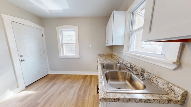 Building Photo - Cudell / West Boulevard Area - 3 bedroom/1...