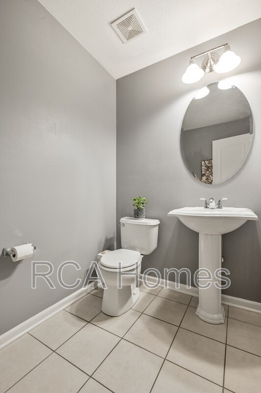 Building Photo - 8189 Admirals Landing Pl