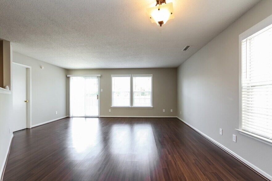 Building Photo - 728 Adagio Dr