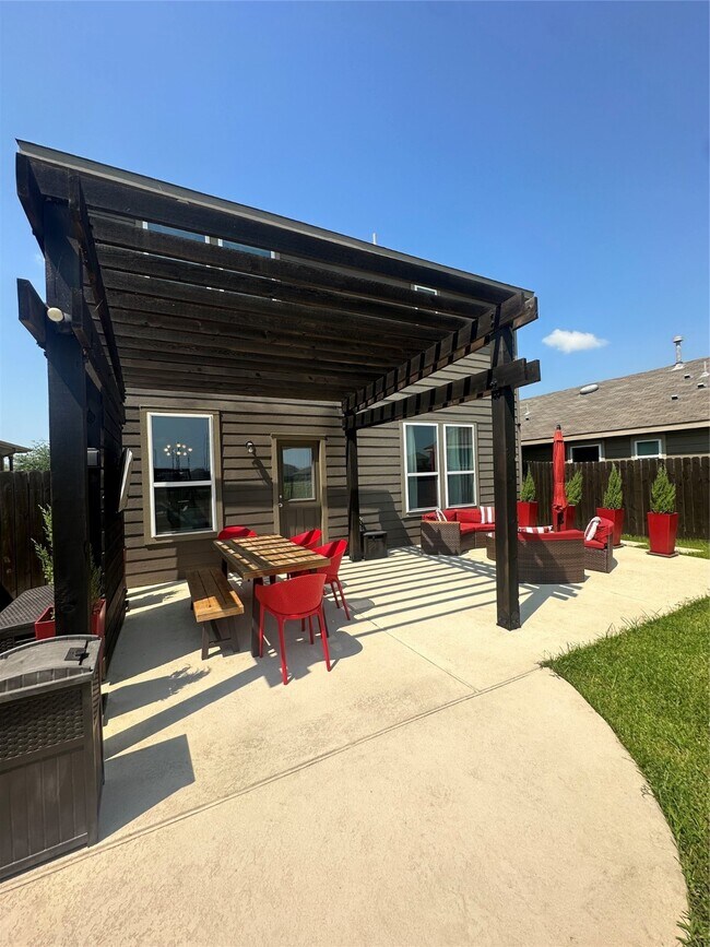 Building Photo - 5730 Pampus Prairie Rd