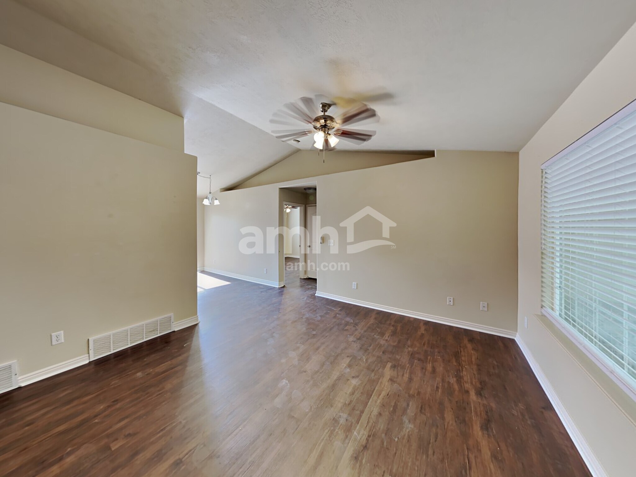 Building Photo - 4452 Heritage Dr
