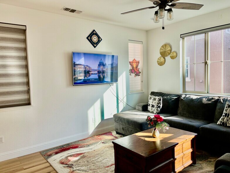 Building Photo - 2880 Patcham Cmn