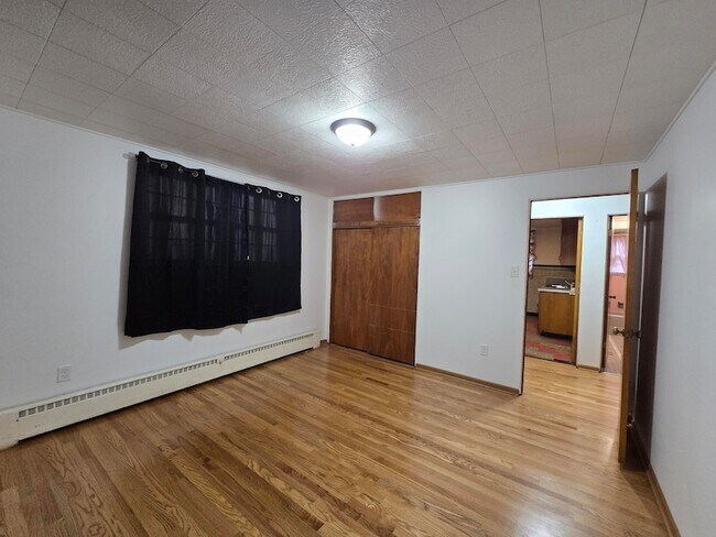Building Photo - 535 E 43rd Ave