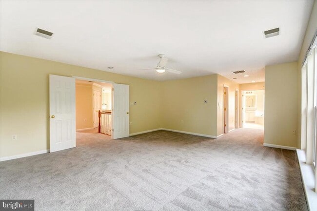 Building Photo - 240 Davis St