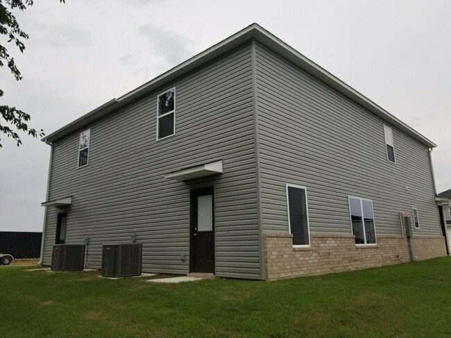 Building Photo - 6823 Devotion St