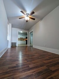 Building Photo - 408 W Ruscomb St