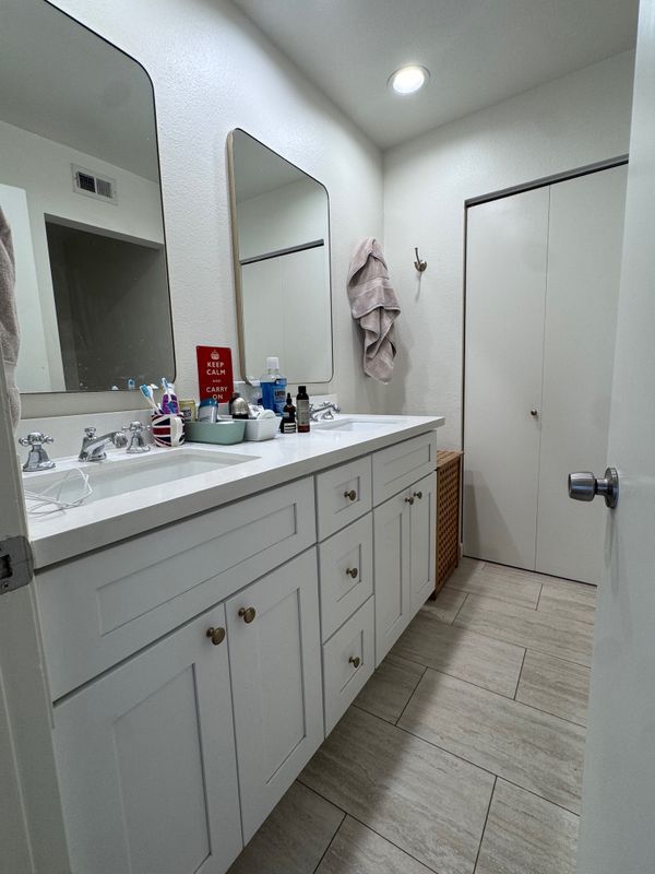 Building Photo - 1645 Copa De Oro Ct