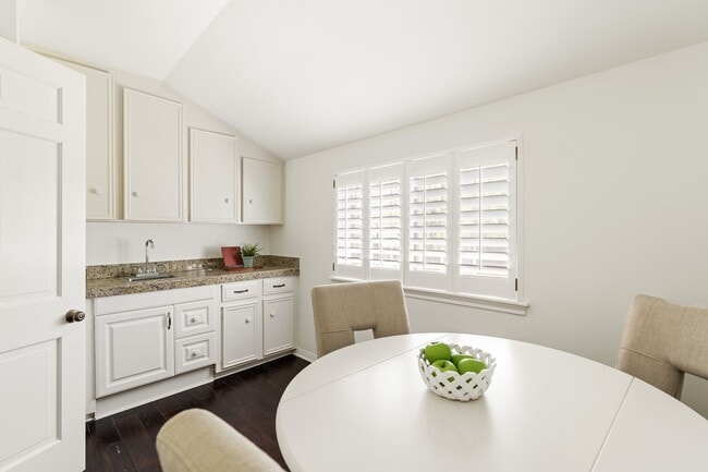 Building Photo - 11739 Wood Ln