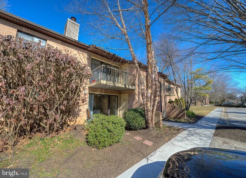 Building Photo - 61 Le Forge Ct