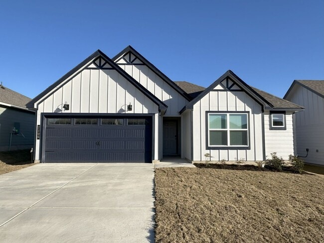 Primary Photo - One Year Young 3 Br/2 Ba Home in the Clear...