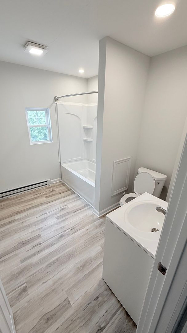 Building Photo - 2BR Townhome in Claymont | Near I-95 & Transit