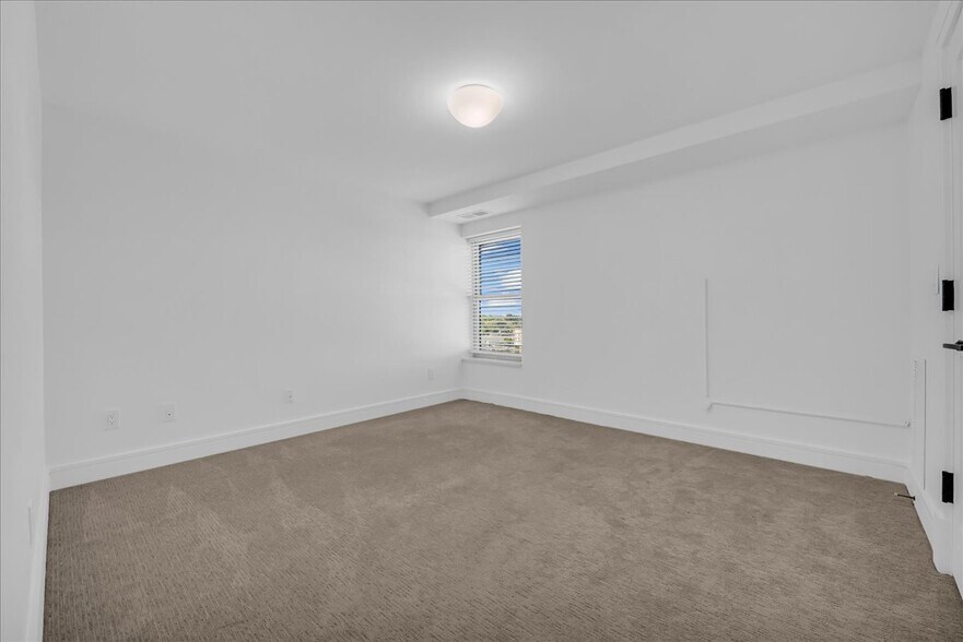 Building Photo - 411 S Old Woodward Ave