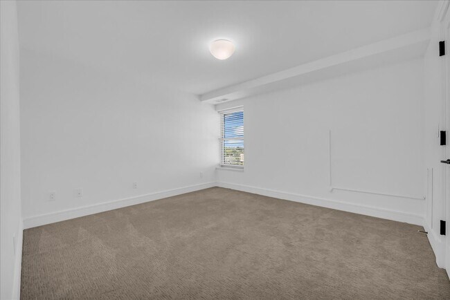 Building Photo - 411 S Old Woodward Ave