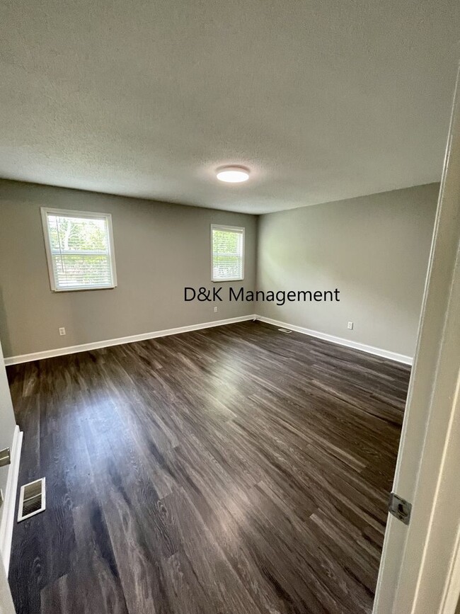 Building Photo - Beautiful 4 Bedroom Home Near Lovell Rd