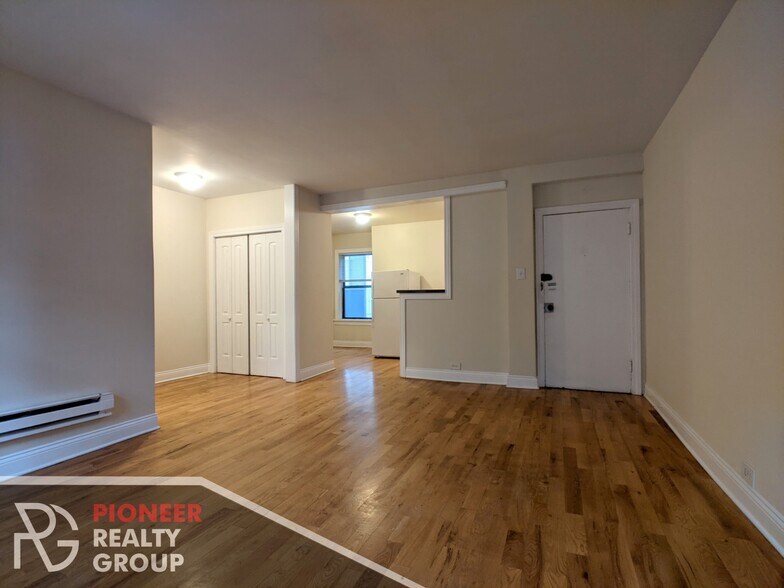Primary Photo - 1350 N Dearborn St