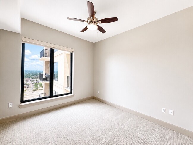 Building Photo - 9787 Katy Fwy