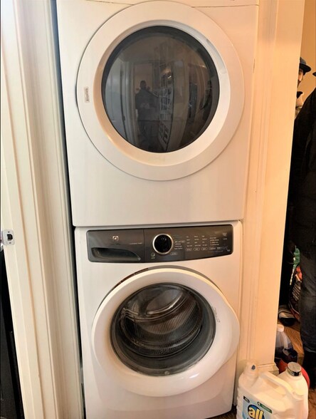 Building Photo - 5 Wigglesworth St