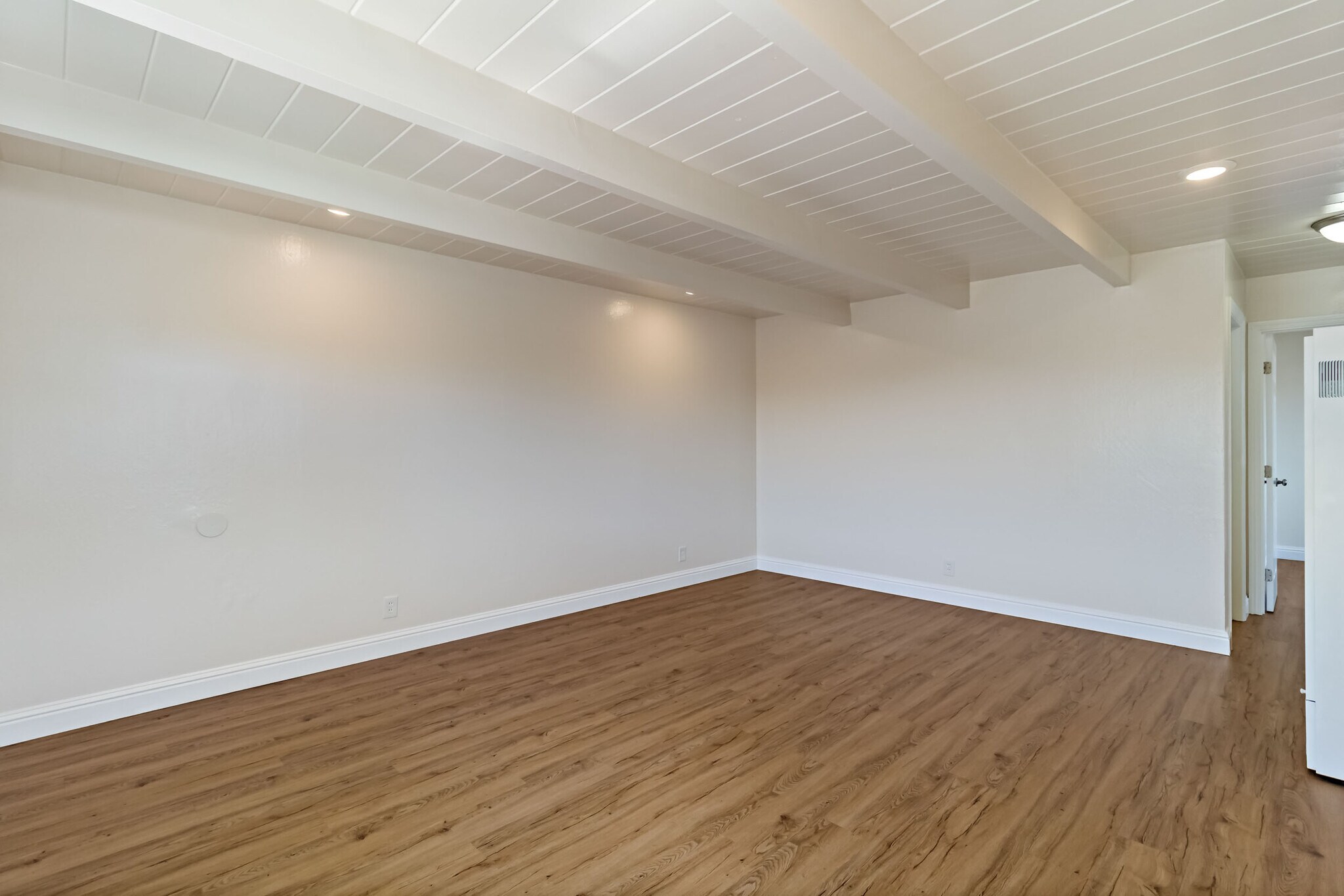 Building Photo - 1970 Powell St