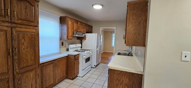 Building Photo - 4924 Hipp St