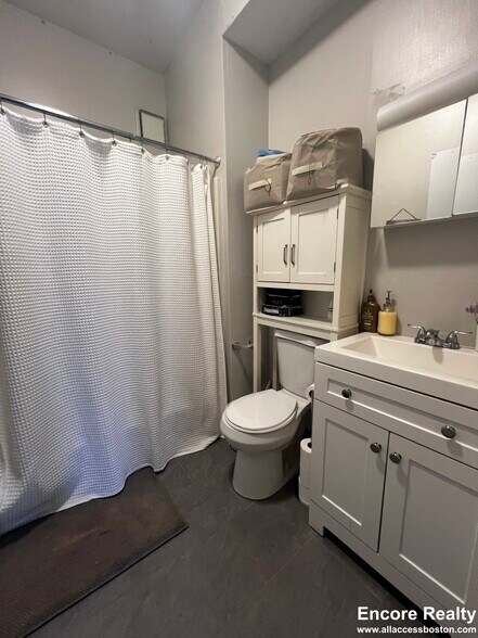 Building Photo - 15 Stearns Rd