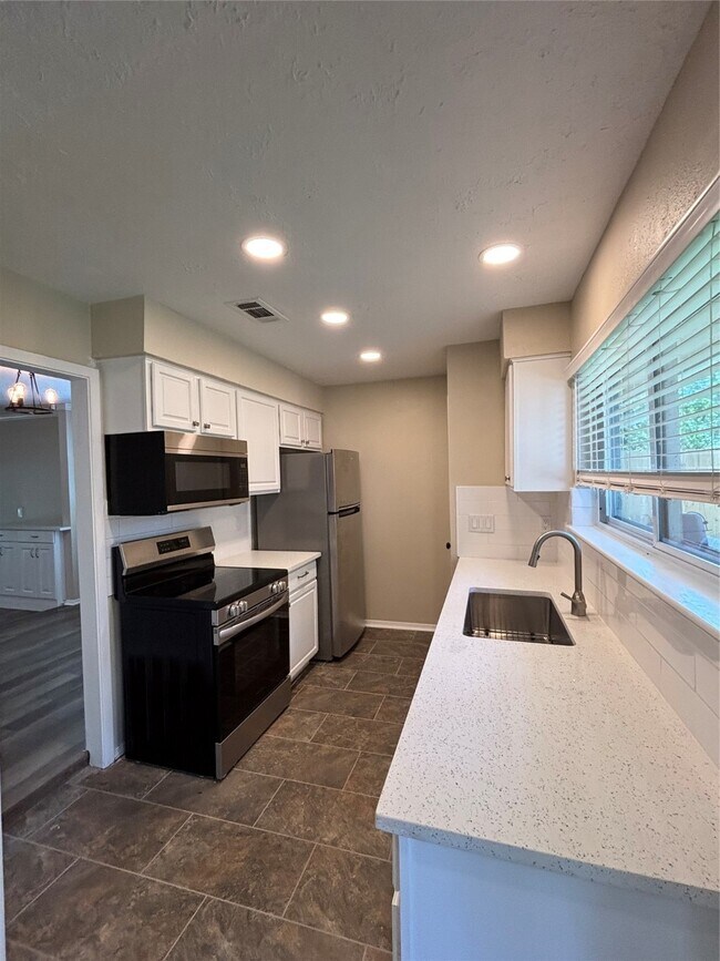 Building Photo - 4526 McCleester Dr