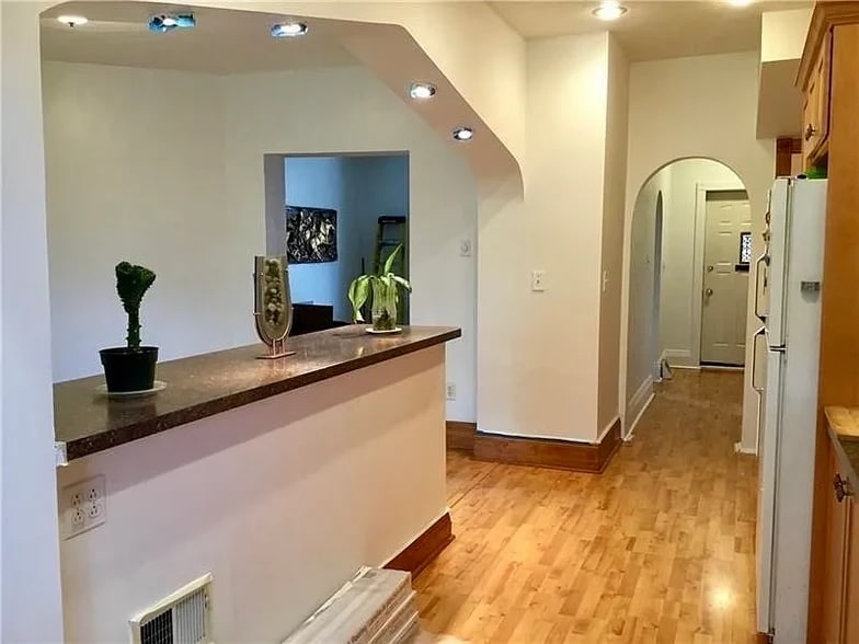 Building Photo - 3145 Brackenridge St