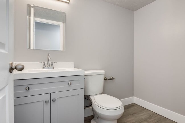 Building Photo - Gorgeous Four Bedroom Home, 2600 sq. ft., ...