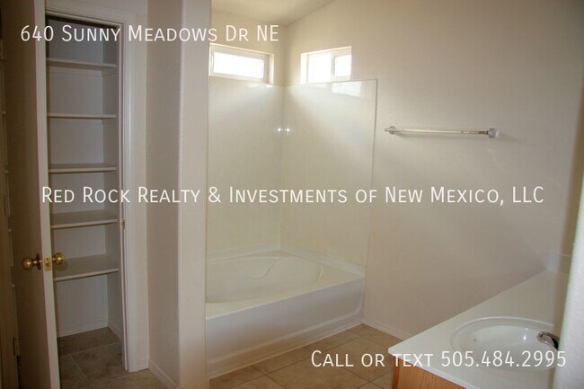 Building Photo - Cute 3 bedroom in Rio Rancho!