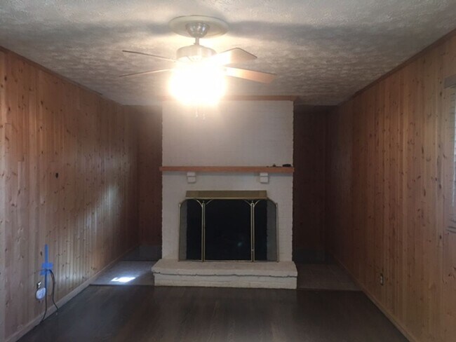 Building Photo - Ranch home located in Henry Clay subdivision   20260804