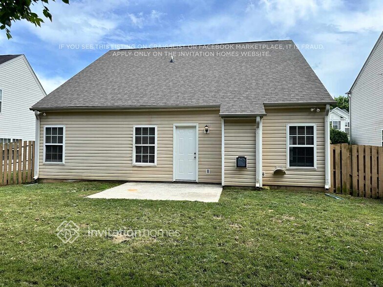 Building Photo - 8806 Laurel Run Dr