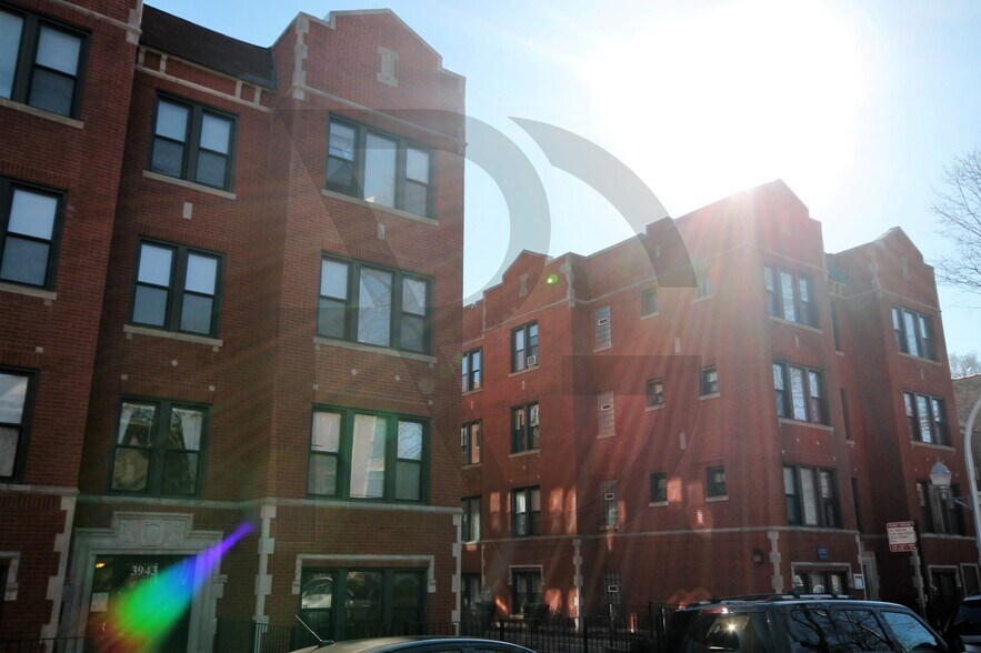 Building Photo - 3935 N Janssen Ave