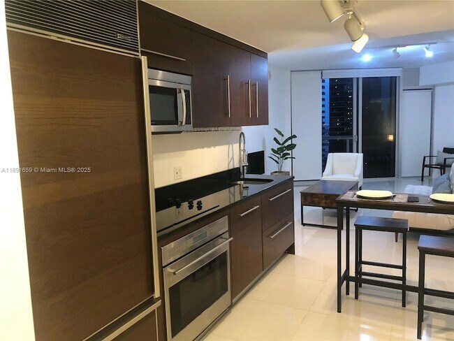 Building Photo - 475 Brickell Ave