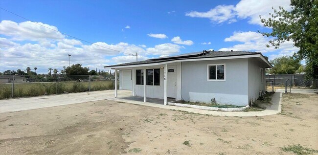 Building Photo - Recently Upgraded Two Bedroom One Bathroom...
