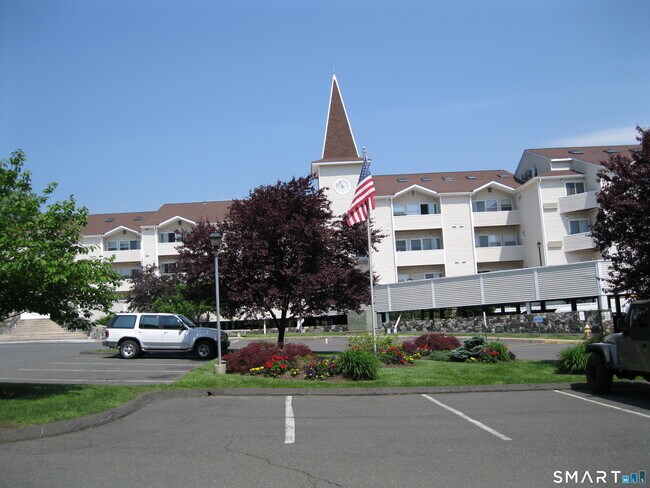 Building Photo - 163 South St